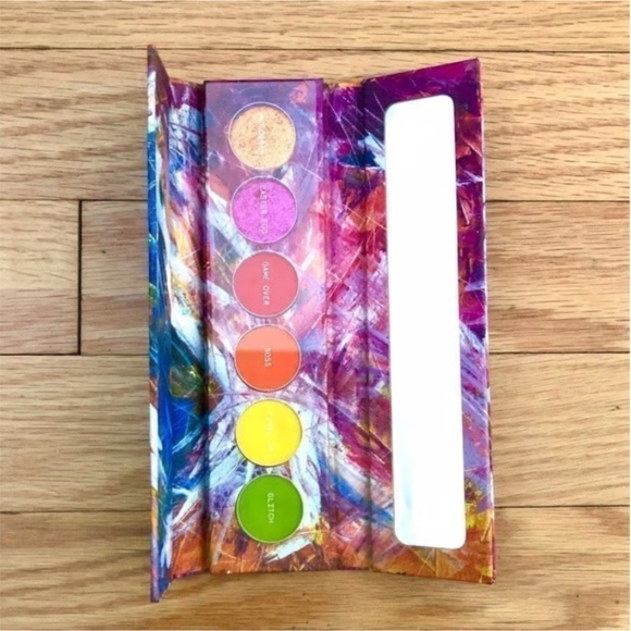 Kaleidos "Neon" eyeshadow palette - Picture 2 of 3